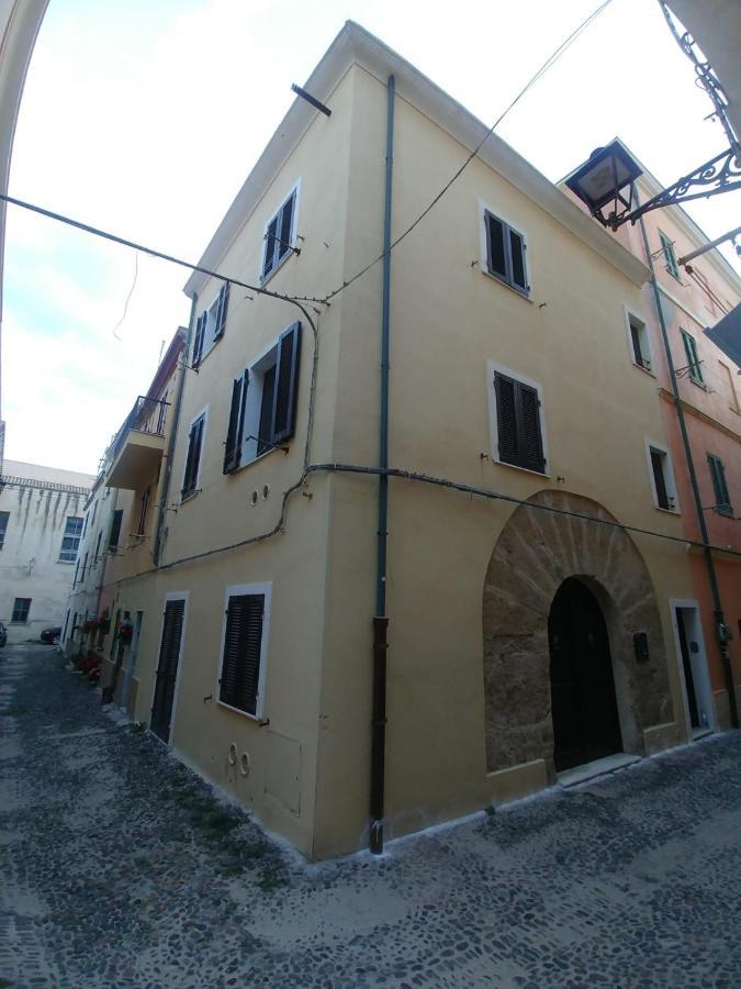Suite "La Finestra Su Alghero" ภายนอก รูปภาพ