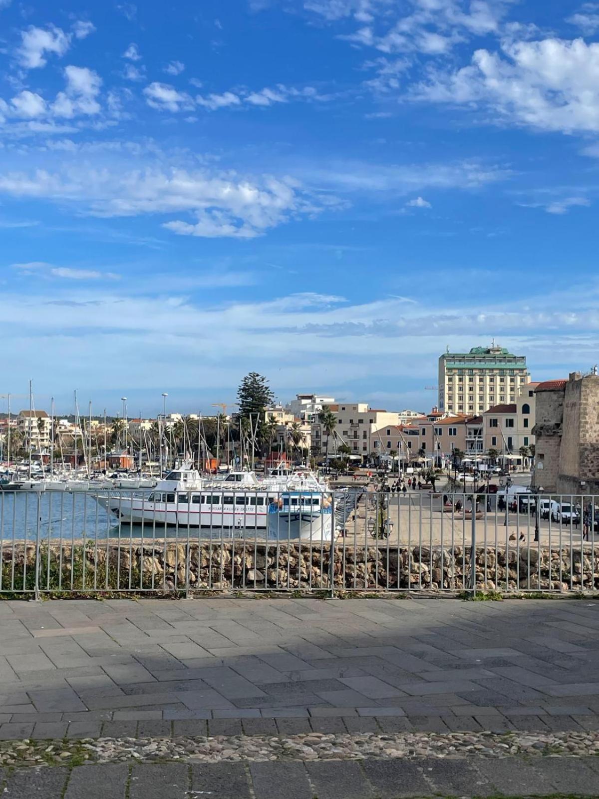 Suite "La Finestra Su Alghero" ภายนอก รูปภาพ